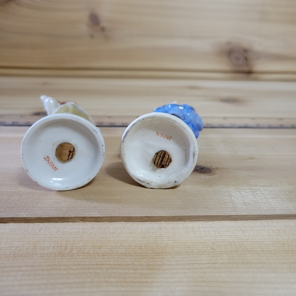 Vintage Salt and Pepper Shakers - Picture 4 of 4